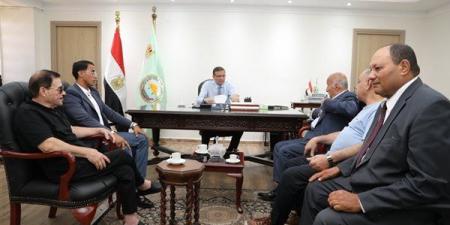 وزير
الزراعة
يبحث
مع
منتجي
الدواجن
تطوير
الصناعة
وفتح
أسواق
تصديرية
جديدة