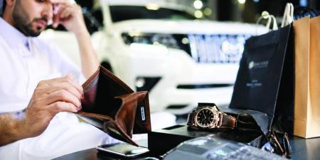ثقافة الاستهلاك تبدد مدخرات الشباب