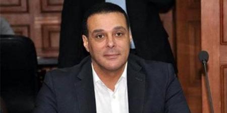 عصام
      عبد
      الفتاح
      رئيس
      لجنة
      الحكام
      الجديد
      المثير
      للجدل
      (بروفايل)