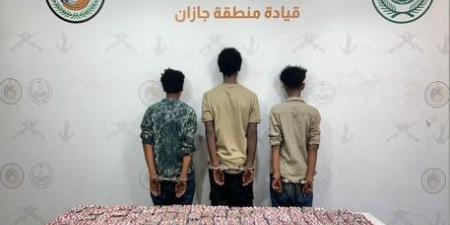 جازان..
      القبض
      على
      3
      مخالفين
      لتهريب
      38,400
      قرص
      خاضع
      لتنظيم
      التداول
      الطبي