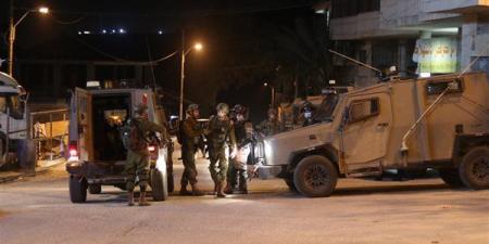 صحيفة
إسرائيلية:
الجيش
يتخوف
من
التصعيد
بين
الفلسطينيين
والمستوطنين
بالضفة
الغربية