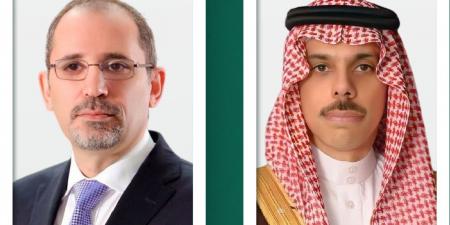 وزير الخارجية يتلقى اتصالاً هاتفياً من نائب رئيس الوزراء وزير خارجية الأردن