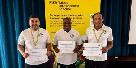 وفد
اتحاد
الكرة
يحصل
على
شهادات
المشاركة
في
ورشة
FIFA
بتنزانيا