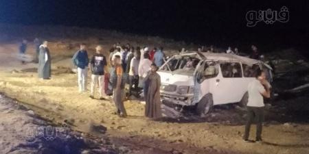 إصابة
11
شخصًا
في
انقلاب
ميكروباص
على
طريق
"الخارجة
–
أسيوط"
(صور)