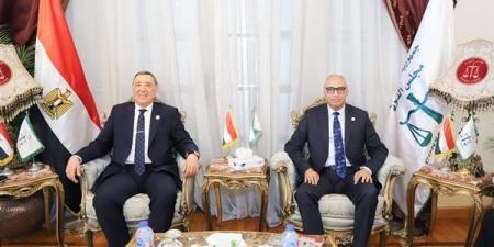 رئيس
المحكمة
الدستورية
العليا: مجلس
الدولة
يمثل
صرحًا
قضائيًا
شامخًا
يحظى
بمكانة
مرموقة
بين
المؤسسات
القضائية