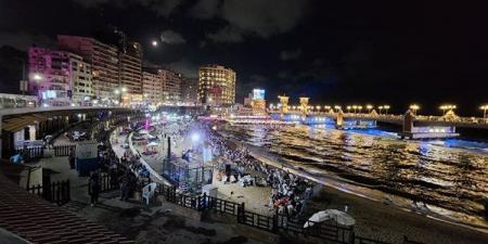 رعب
وفزع،
ماذا
حدث
في
الإسكندرية
عند
حدوث
زلزال
الفجر؟
(فيديو)