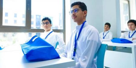 الإنجليزية لتدريس المواد التقنية بمدارس الموهوبين