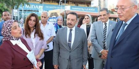 رئيس
جامعة
الإسكندرية:
حريصون
على
تقديم
برامج
تعليمية
متطورة
تواكب
المتغيرات
العالمية