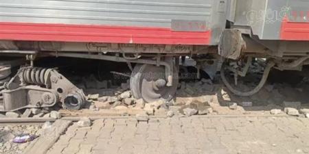 تفاصيل
معاينة
النيابة
لموقع
خروج
جرار
قطار
عن
القضبان
في
إمبابة