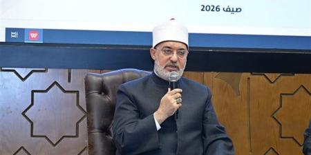 مفتي الجمهورية يحذر من منصات التواصل: بعض المحتويات تستهدف تشويه الهوية وإضعاف الانتماء