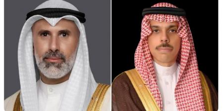 وزير الخارجية الكويتي يبحث هاتفياً مع نظيره السعودي آخر التطورات الإقليمية