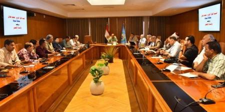 محافظ أسيوط يتابع موقف المشروعات المنفذة بـ"حياة كريمة" تمهيدًا للتشغيل التجريبي