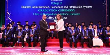 جامعة مصر للعلوم والتكنولوجيا تحتفي بتخرج دفعة جديدة من MBA وتفتح آفاقا أوسع أمام قيادات المستقبل (صور)