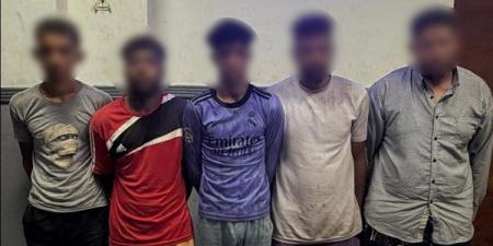 مشاجرة بالعصي على شاطئ بالإسكندرية بسبب «أولوية الكراسي» والأمن يضبط 5 أشخاص