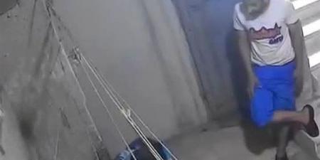 تجديد حبس المتهم بالاعتداء على والدته العجوز وطردها من منزلها بدار السلام