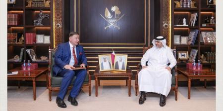 محافظ مصرف قطر المركزي يجتمع مع سفير أوكرانيا لدى الدولة