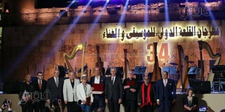 بينهم نادر عباسي ومارسيل متى، مهرجان القلعة يكرم شخصيات أثرت المشهد الفني (صور)