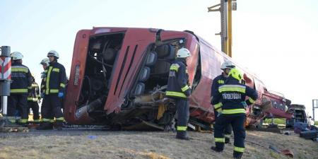 مصرع 12 شخصا وإصابة 10 في حادث مروري بهنغاريا