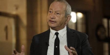 عمل مع عائلتنا بذمة ومحبة وإخلاص، نجيب ساويرس ينعي أحد العاملين مع والده
