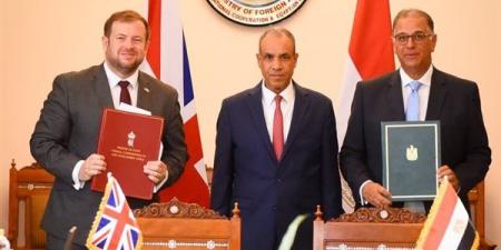 وزير الخارجية يؤكد على أهمية تعزيز نفاذ الصادرات المصرية إلى السوق البريطاني (صور)