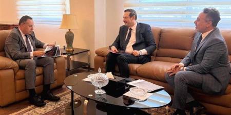 قنصوة يوجه بتطوير المسرح الجامعي ومسرحة التاريخ المصري القديم