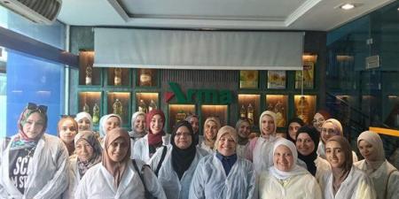 جامعة بنها تنظم زيارة ميدانية لطلابها إلى مصانع العاشر من رمضان