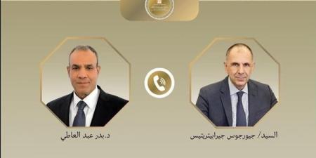 وزير الخارجية يبحث مع نظيره اليوناني العلاقات الثنائية والتطورات الإقليمية