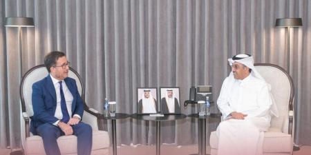 وزير العمل يجتمع مع سفير طاجيكستان والقائم بالأعمال بالإنابة في سفارة الولايات المتحدة