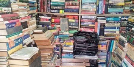 مصادرة آلاف الكتب الدراسية المخالفة داخل مكتبتين بالحوامدية.. والمتهمان: هدفنا تحقيق أرباح