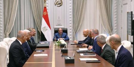 السيسي يتابع الموقف التنفيذي لإنتاج الزيت الخام والغاز الطبيعي واستثمارات شركة إيني بمصر (فيديو)