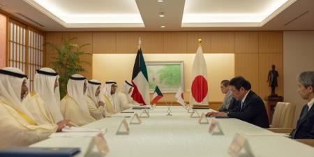 وزير الخارجية يبحث مع نظيره الياباني تعزيز الشراكة الاستراتيجية الشاملة
