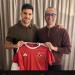 منصف
      بقرار:
      عموتة
      أقنعني
      بمشروع
      الأهلي،
      والمنتخب
      الجزائري
      هدفي
      المقبل