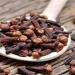 فوائد مضغ القرنفل صباحا، يحسن صحة الفم والجهاز الهضمي
