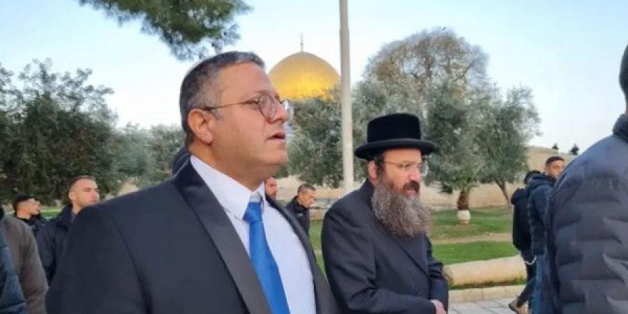 المتطرف بن غفير يقود اقتحام المستوطنين للمسجد الأقصى