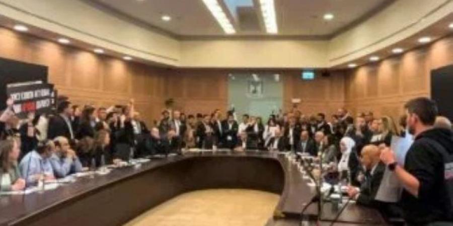 عائلات المحتجزين الإسرائيليين: تقويض حكم حماس شعار لـ إكمال الحرب