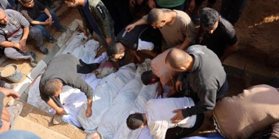 64 شهيدًا في سلسلة مجازر إسرائيلية مروّعة على قطاع غزة