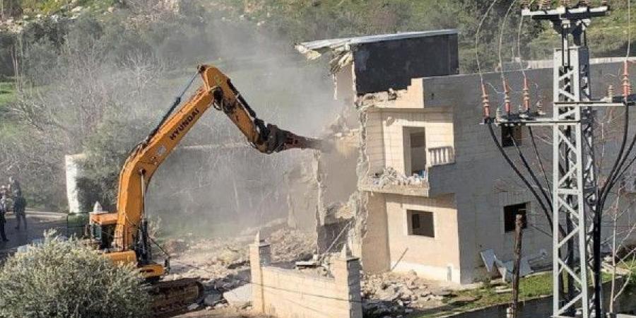 الاحتلال يهدم 16 منزلا في قرية السرّة بالنقب