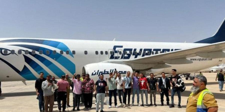 القاهرة تعلن إجلاء 71 مصريا من ليبيا