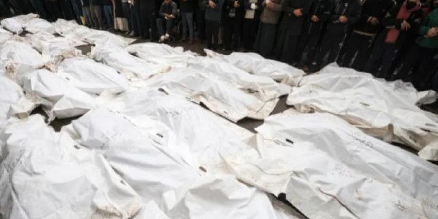 13 شهيدا إثر قصف خيمة نازحين في خان يونس