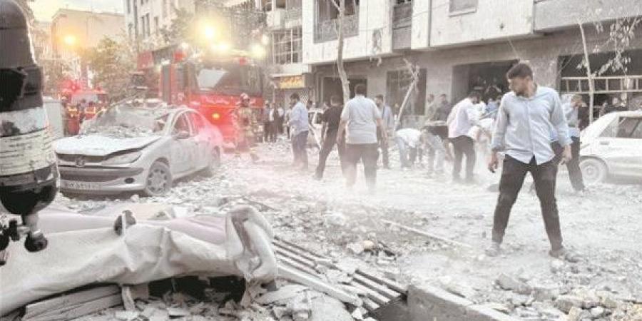 60 قتيلاً بينهم 20 طفلاً في قصف إسرائيلي على مجمع سكني بطهران