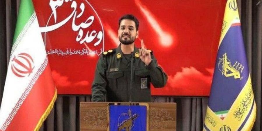 الحرس الثوري الإيراني يعيّن العقيد إيمان طاجيك متحدثاً باسم عملية "الوعد الصادق 3"