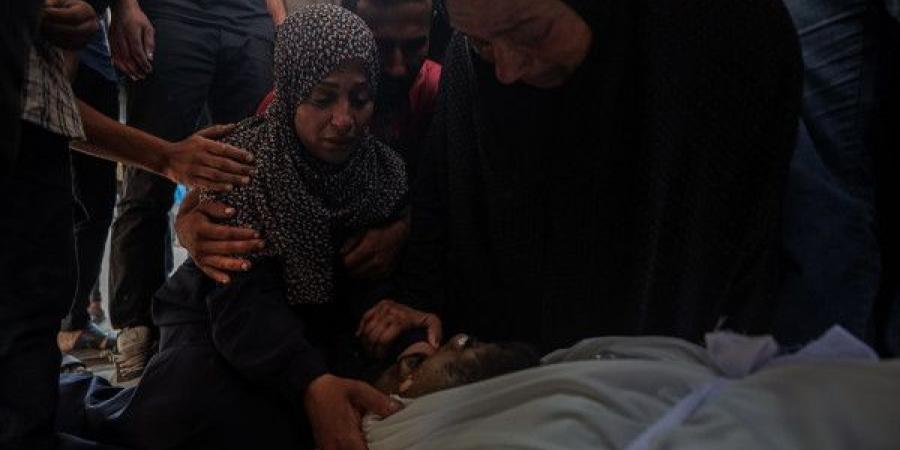 21 شهيدًا في قطاع غزة بينهم 11 من منتظري المساعدات و3 أشقاء