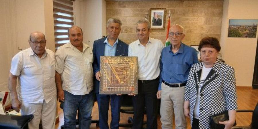 وفد نقابي فلسطيني-لبناني يزور رئيس بلدية صيدا للتأكيد على التعاون المشترك بظل التحديات الاقتصادية