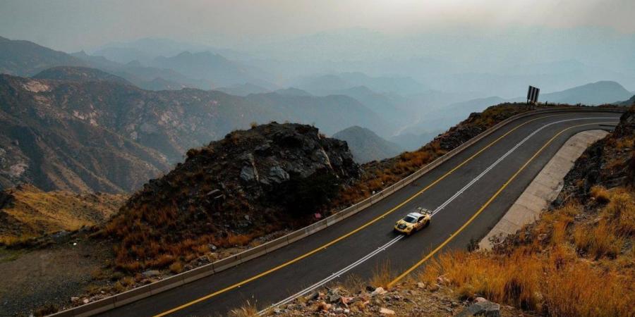جبال الطائف العاليات تستضيف منافسات صعود الهضبة