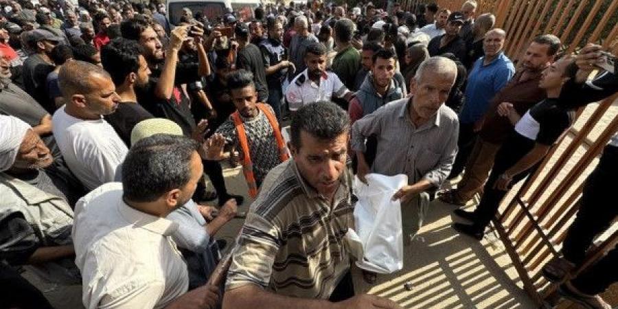 مجزرة مروّعة.. 10 شهداء جرّاء قصف الاحتلال مركز لتوزيع المساعدات في حي الزيتون