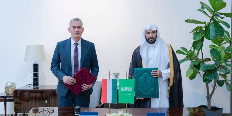 وزير العدل يلتقي نظيره المجري .. ويوقع مع رئيس المكتب الوطني للقضاء مذكرة تفاهم