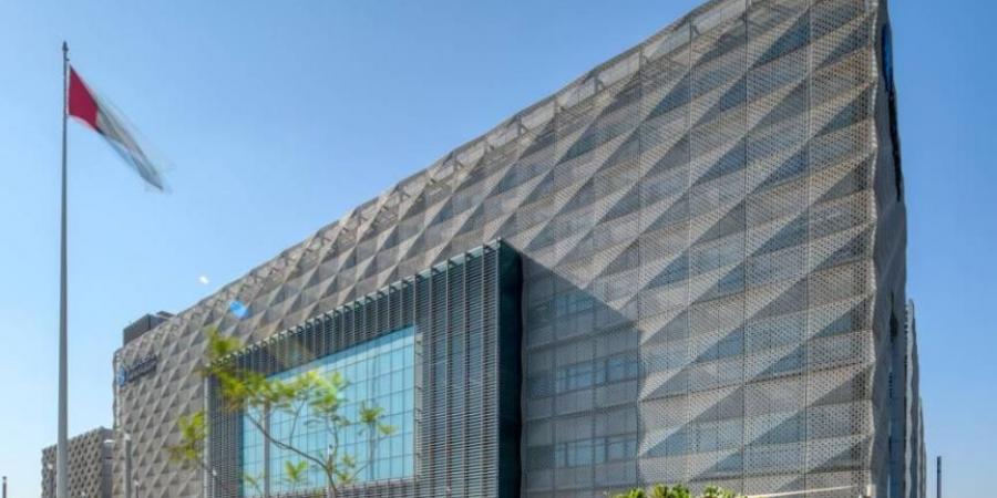 جامعة خليفة تطلق مشروعاً متطوراً لتحلية المياه والتحليل الطبي