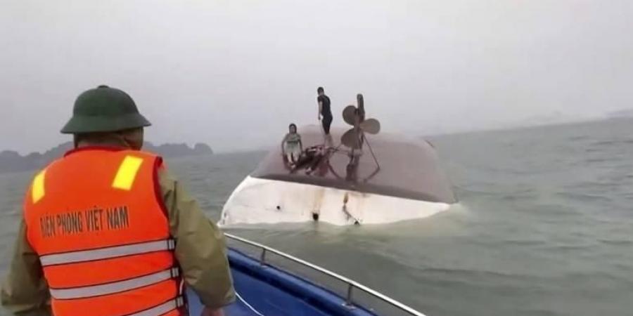 ارتفاع عدد قتلى حادث قارب سياحي في فيتنام إلى 38