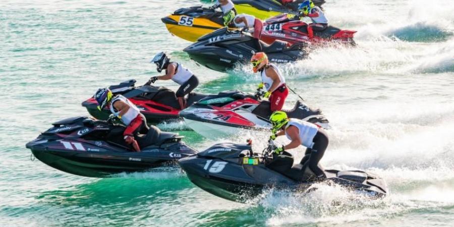 أبطال الإمارات يعلنون جاهزيتهم للمشاركة في بطولة العالم للدراجات المائية