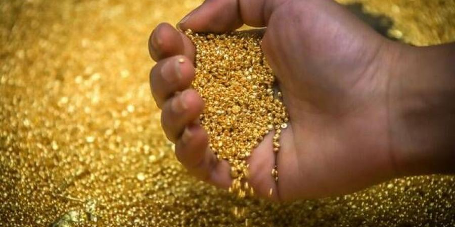 تراجع الذهب مع تسوية الاثنين بعد اتفاق تجاري ضخم بين أمريكا وأوروبا